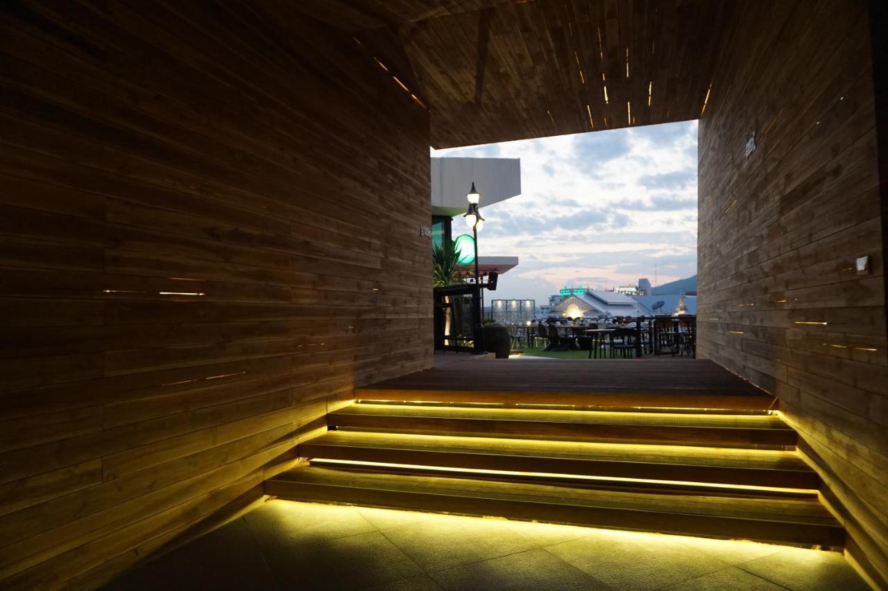 Hostel Sleep Z By Icon Park Chiang Mai